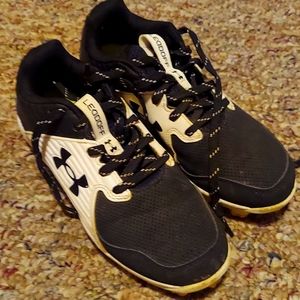 Boys under Armour cleets